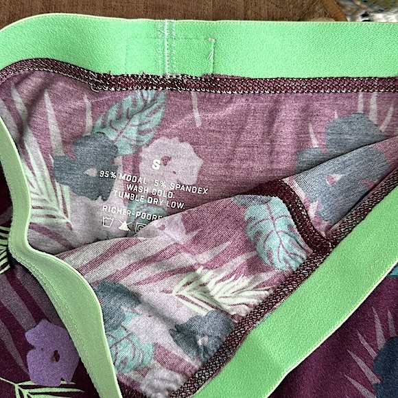 Richer Poorer - Picture 5 of 7